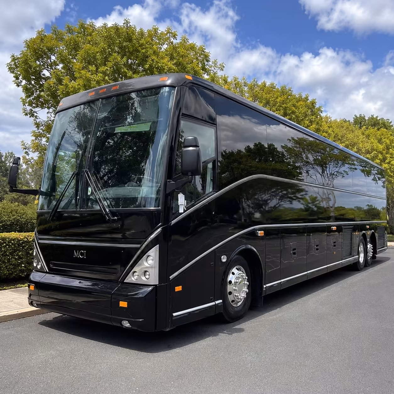 sandy springs minibus rentals for chastain park amphitheatre shows